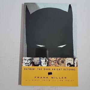 Batman: The Dark Knight Returns DC Comics 2002 TPB Paperback Excellent Condition